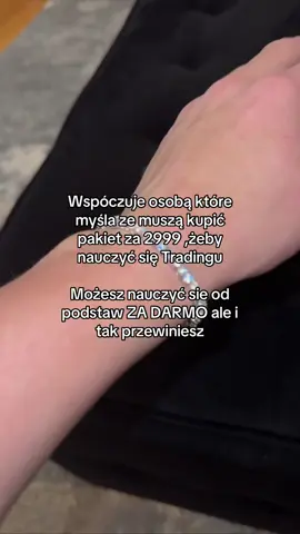 B!O↗️ #fyp #sukcess #dc            Motywacja to wewnętrzna siła, która napędza człowieka do działania, pomaga wytrwale dążyć do celu i pokonywać przeszkody. Jest połączeniem energii, chęci oraz wiary w sens podejmowanych wysiłków. Dzięki niej potrafimy wstać po porażce, uczyć się na błędach i iść dalej. Motywacja sprawia, że codzienne obowiązki stają się częścią większej drogi, a marzenia przekształcają się w konkretne plany. Bywa zmienna – czasem silna, czasem słabsza – dlatego warto ją wzmacniać poprzez małe sukcesy, pozytywne nastawienie i otoczenie, które nas wspiera. To fundament rozwoju osobistego, sukcesu i spełnienia. #hustle 