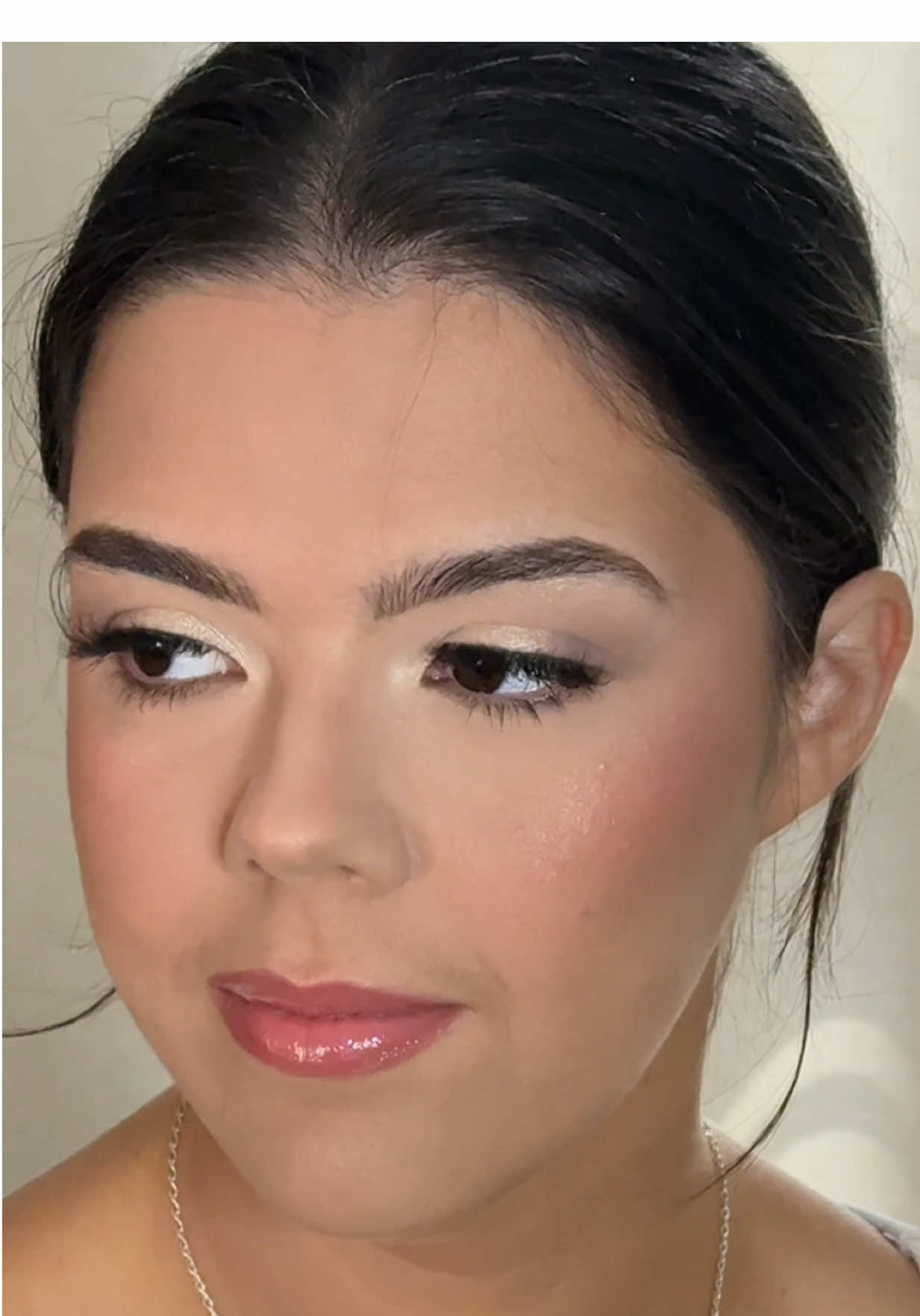 I love how excited my bride to be Joanne is for her wedding day!!! 🙌🥂”the please don’t cry got me!”#longislandbridalmakeupartist #newyorkmakeupartist #bridesoflongisland #massapequa #longislandmakeupartist 