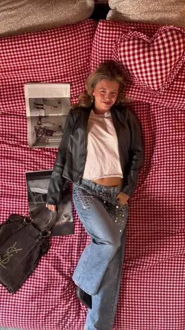 I’ve literally never felt better in an outfit so naturally I paired it with hot mulligan  #OOTD #outfitoftheday #outfitinspo #outfittransition #falloutfits  