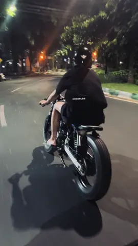 malang at 1 am #fyp #caferacer 