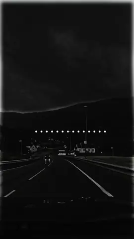 ضحيت وتعبتلهم جنت على الراس شايلهم 💔🥹#اغاني_عراقيه #اغاني_عراقيه #علي_صابر 