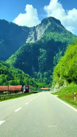 #swissroads 🇨🇭#roadtrip #beautifuldestinations #sisiswiss #swissbeautiful 