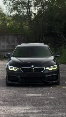 But love it’s the small thing, can you see? | tg: deeonixx | #bmw #summervibes #suicxde_squad #bmwm #440i @Bobbella 