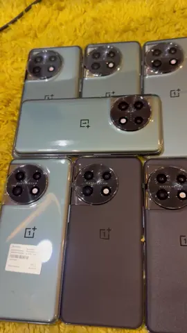 one plus 11_256gb_12ram is available now🖇️07035351054✅