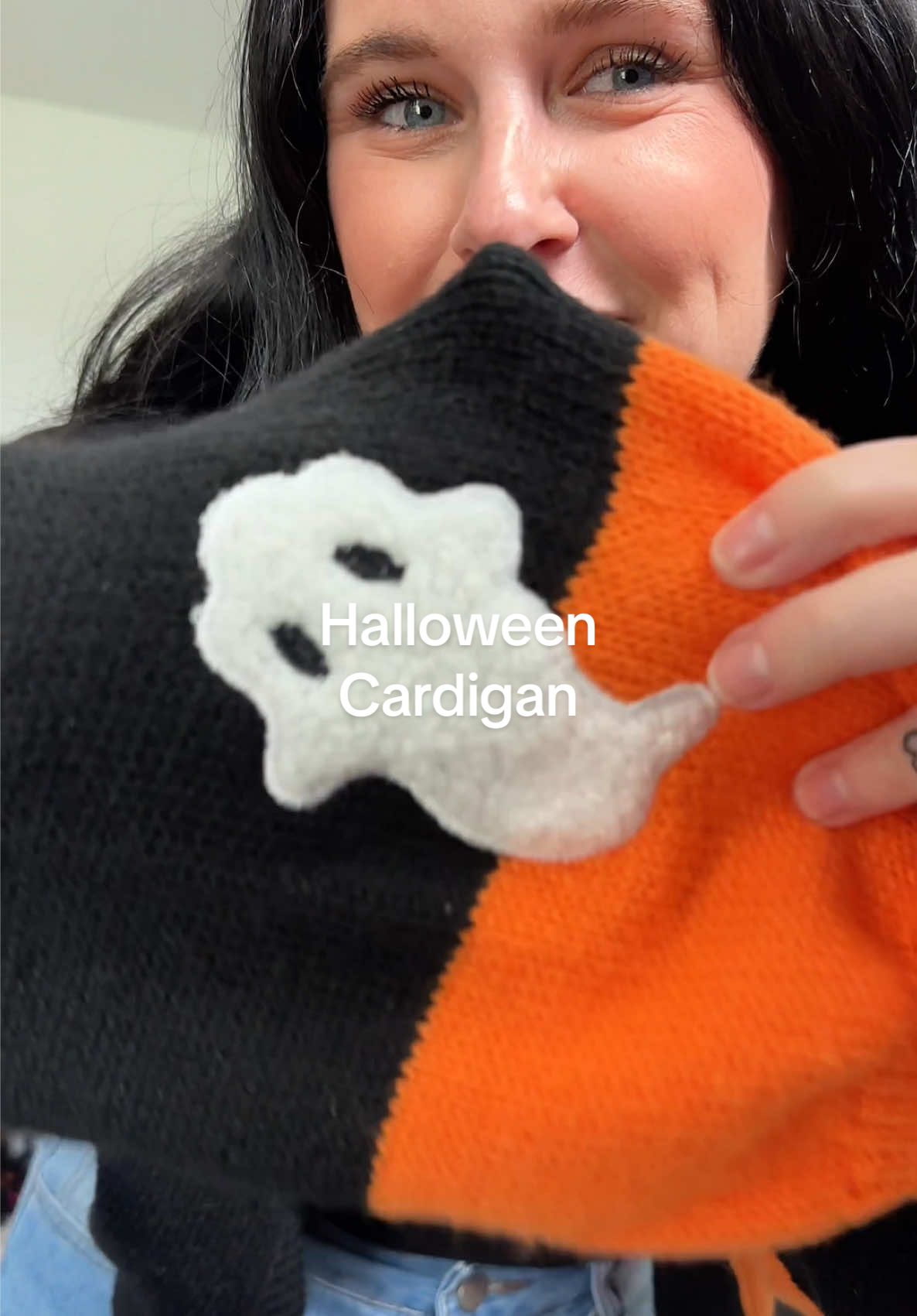 The CUTEST spooky season cropped cardigan! #spookyseason #halloweencardigan #halloweenfashion #croppedcardigan #halloweenmusthaves 