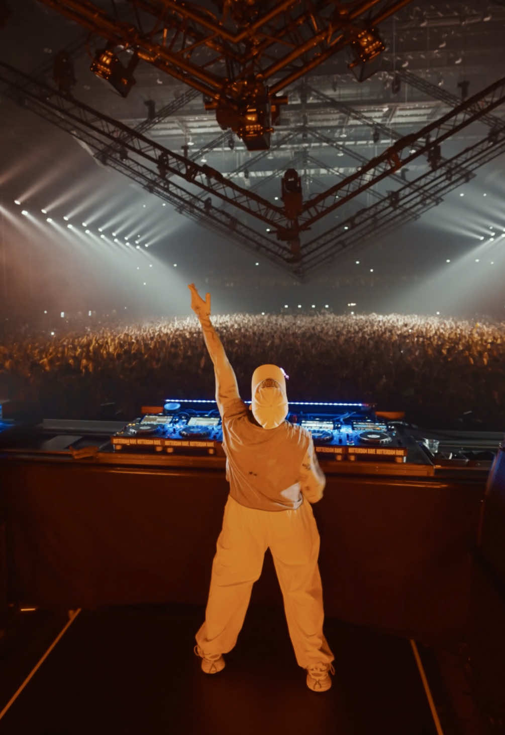 ROTTERDAM RAVE 🇳🇱 WHAT KIND OF CHAOS WAS THAT? 🤯 #tekno #electronicmusic #hardtechno #ravetok #nicomoreno 