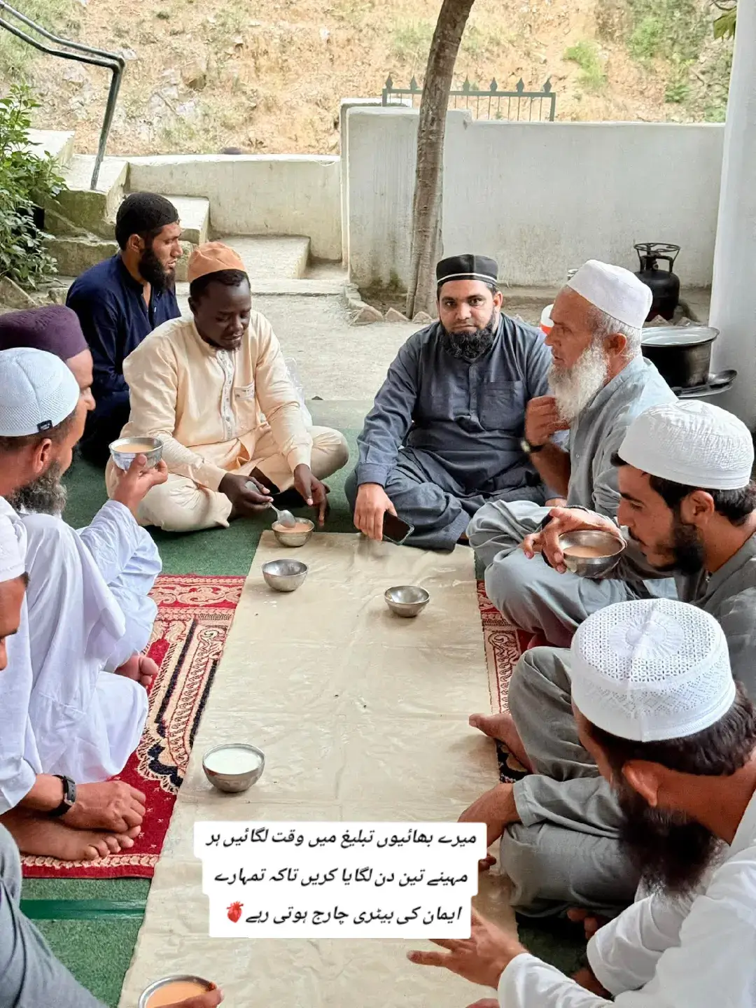 میرے بھائیوں تبلیغ میں وقت لگائیں ہر مہینے تین دن لگایا کریں تاکہ تمہارے ایمان کی بیٹری چارج ہوتی رہے🫀 #IslamicSisterhood #IslamicMessage #IslamicDaily #IslamicVibes #IslamicBeauty 