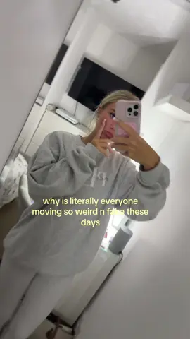 can’t trust a soul #girls #fake #fyp 