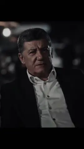 İsterim ki bu mücadelenin sonu bu kadar çabaya değsin vesselam.#eşkiyadünyayahükümdarolmaz #mafia #fyp #keşfet #keşfetteyizzz 