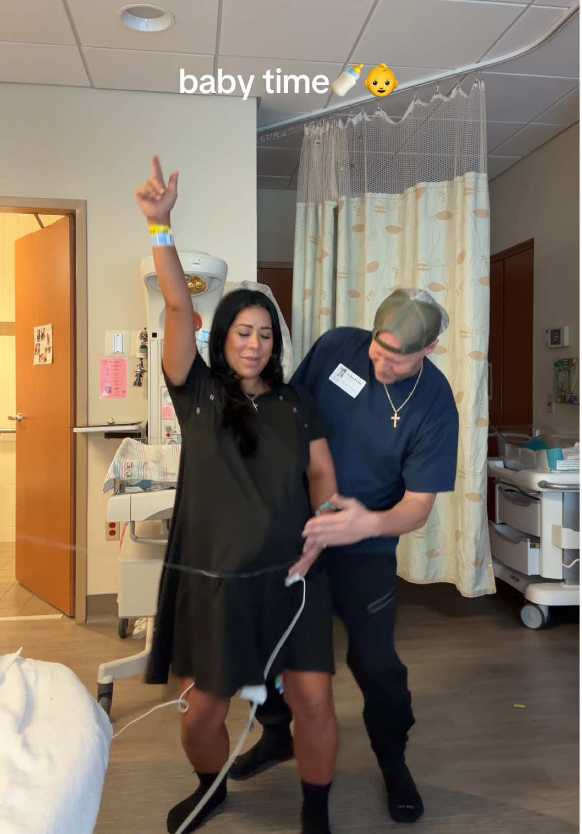 7cm, 50% effaced and no epidural= make TikTok’s to keep busy from contractions🤭 #laboranddelivery #contractions #fyp #pregnant 9months pregnant, pregnancy, husband, #labor trending 