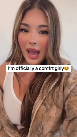 Yes nice you buy one you will want every print and blanket too😅😅#sweaterweather #sweaterstyle #sweaterseason #comfrtclothing #comfrthoodie @Comfrt 