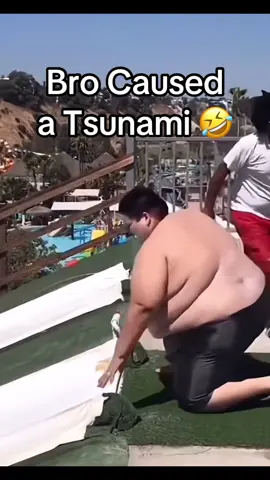 No water left in the pool 🤣 #wave #funny #waterslide #waterpark #fyp 