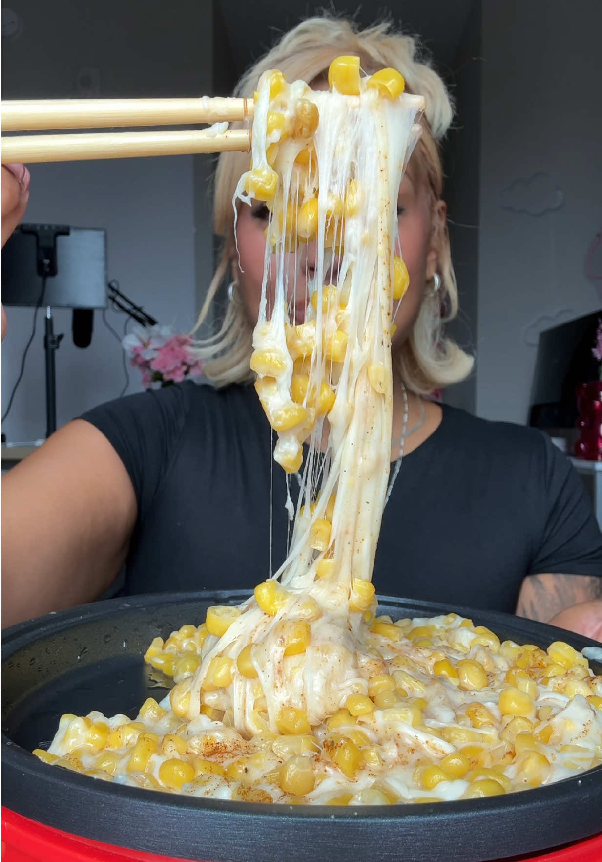 Cheesy corn ❤️ for this recipe you can add as much mozzarella cheese as your heart desires 😌 1 tablespoon of butter, 1 can of corn and 1 teaspoon of Cajun seasoning 😊 ##foryoupage##mukbang##viral##Recipe##cheesehow to make cheesy corn 
