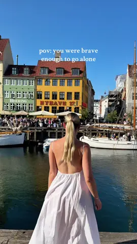 Life is just outside of your comfort zone. Join us on one of our solo tours to see the world without actually being alone. Check out our solo tours ✈️