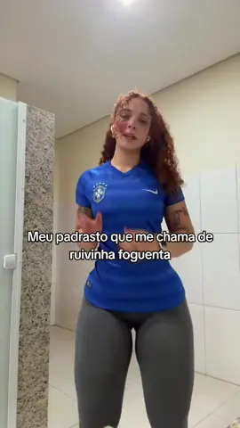 Meu padrasto que me chama de ruivinha foguenta 