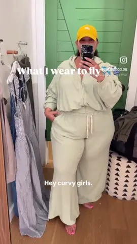 Comment TRIP to get the link!✨Who else plans their airport outfit before packing their bags? 🙋🏽‍♀️✈️ I love a cozy jogging suit that works for both loungewear and travel days. Wearing an XL in pants + hoodie. Would you wear this for your next trip? 🧳 @aerie  #AirportOutfit #TravelStyle #AirportOutfitInspo #PlusSizeOOTD