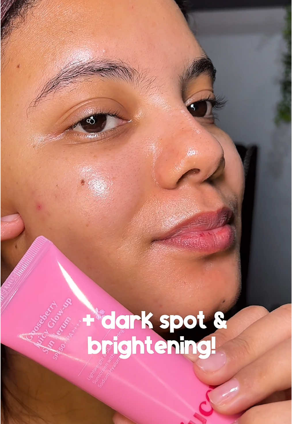 all sunscreens leave white cast, mmm NOT all 🤭  I love this product ✨🌸@by juccy  #byjuccy #glowingskin #kbeauty #sunscreenserum #hyaluronicacid