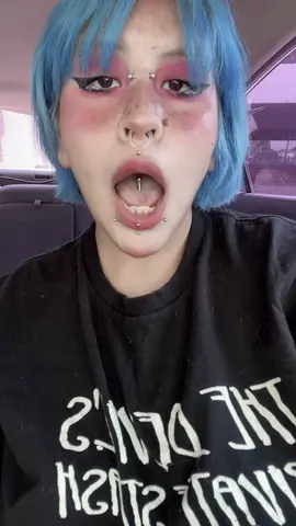 My mom started walking to the car I can’t let her see me being emo