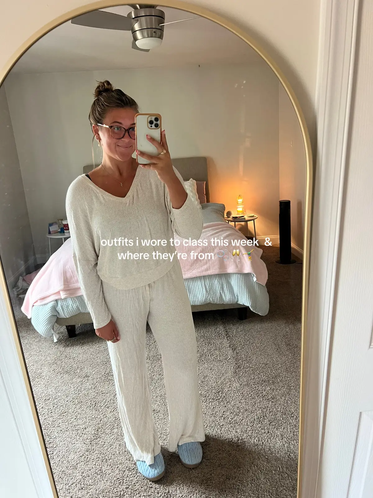 glimpse into my closet 🤸‍♀️🫧🥂 #outfit 