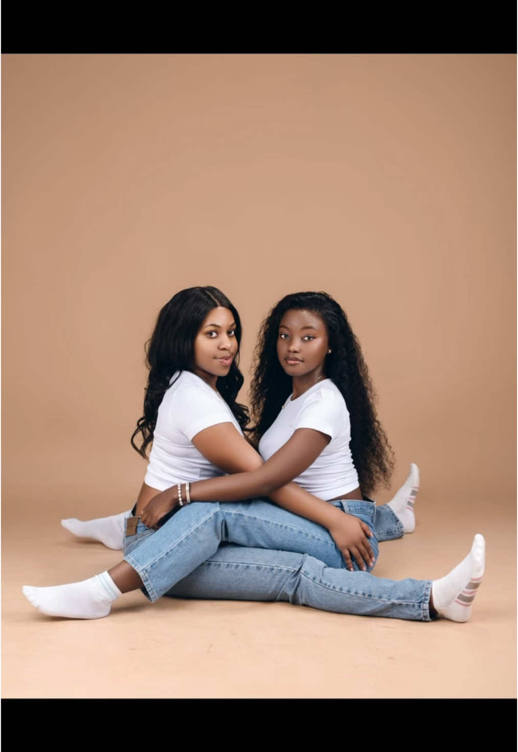🤣get yourself friends you can randomly book studio sessions with just to play around ❤️… @🥔  #freewill #coupleshoot #fyppp 