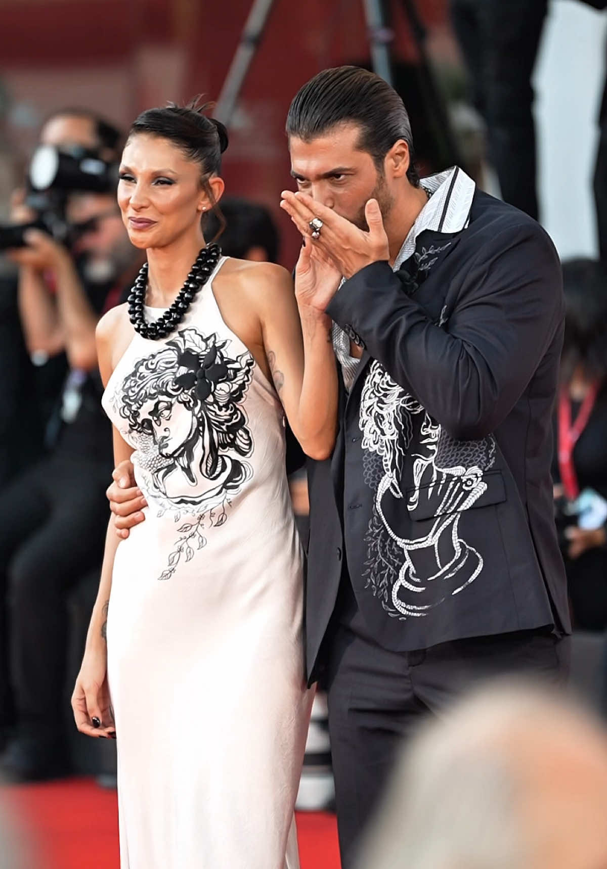@canyaman and @sara.bluma on the red carpet in Venice shot on @sonyalpha  #venicefilmfestival #sanfrancescoart #labiennale #canyaman #canyamanfans  
