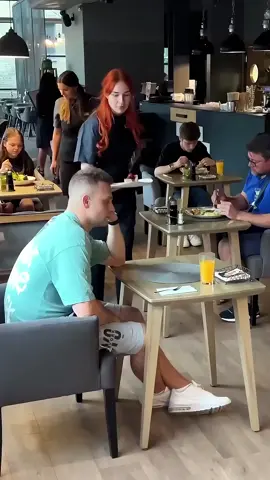 This is the first time in his life that someone😞 #happy#birthday 🥳🥳