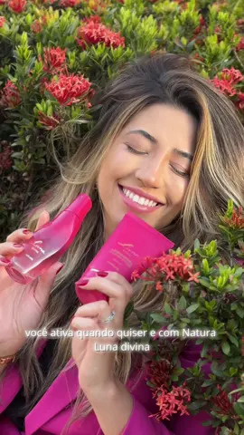 ✨ Ser divina é ser livre, autêntica e cheia de atitude. E o novo Natura Luna Divina é o convite perfeito pra libertar a deusa que existe em você. 💫 Fragrância chipre floral sofisticada + ritual completo com hidratante iluminador e perfume para cabelos. 🌟 Natura Luna Divina – liberte a deusa que você é. Você encontra Natura com uma Consultora de Beleza, nas lojas ou em www.natura.com.br #NaturaLunaDivina @Naturabr #publicidade