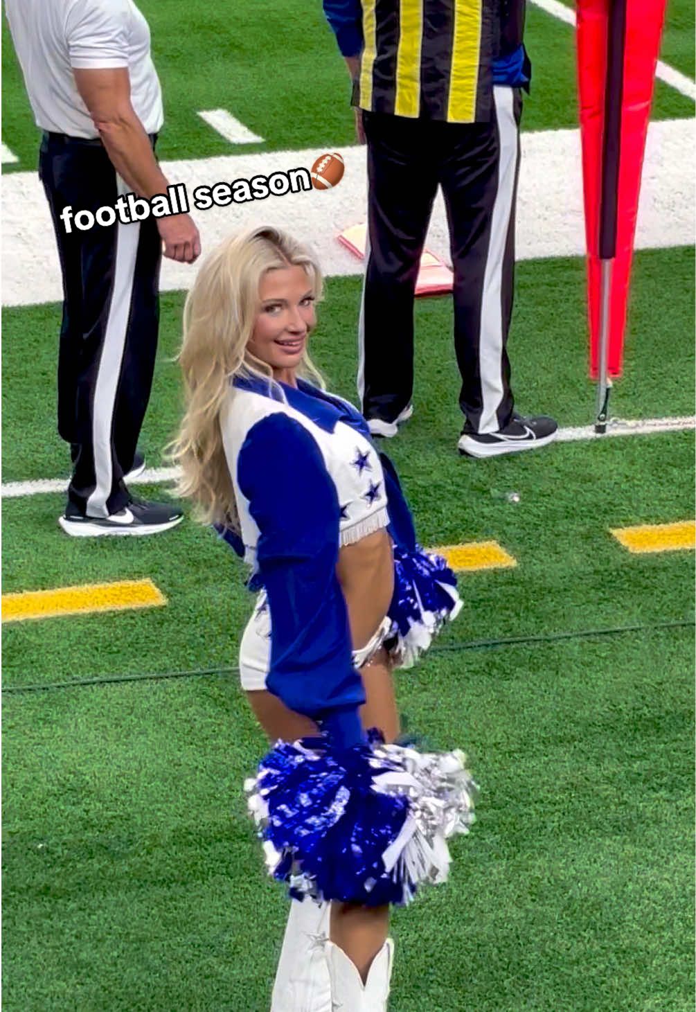 It’s officially FOOTBALL season!!!!🏈🤩 @Dallas Cowboys Cheerleaders #dallascowboyscheerleaders #americassweethearts #dcc #nflcheerleader #football #gameday 