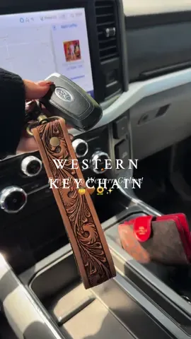 so cute 🤎 #keychain #westernfinds #westernstyle #westernwear #parati 