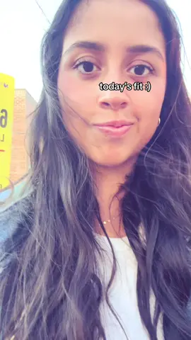 it took lots of courage for me to film this 😅 #commuterlife #nyc #OOTD #outfitinspo #fitheck 
