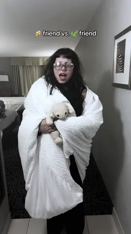 @Makayla 😙✌🏼❤️‍🩹 she goes on side quests while i make pillow forts HAHAHAHAH