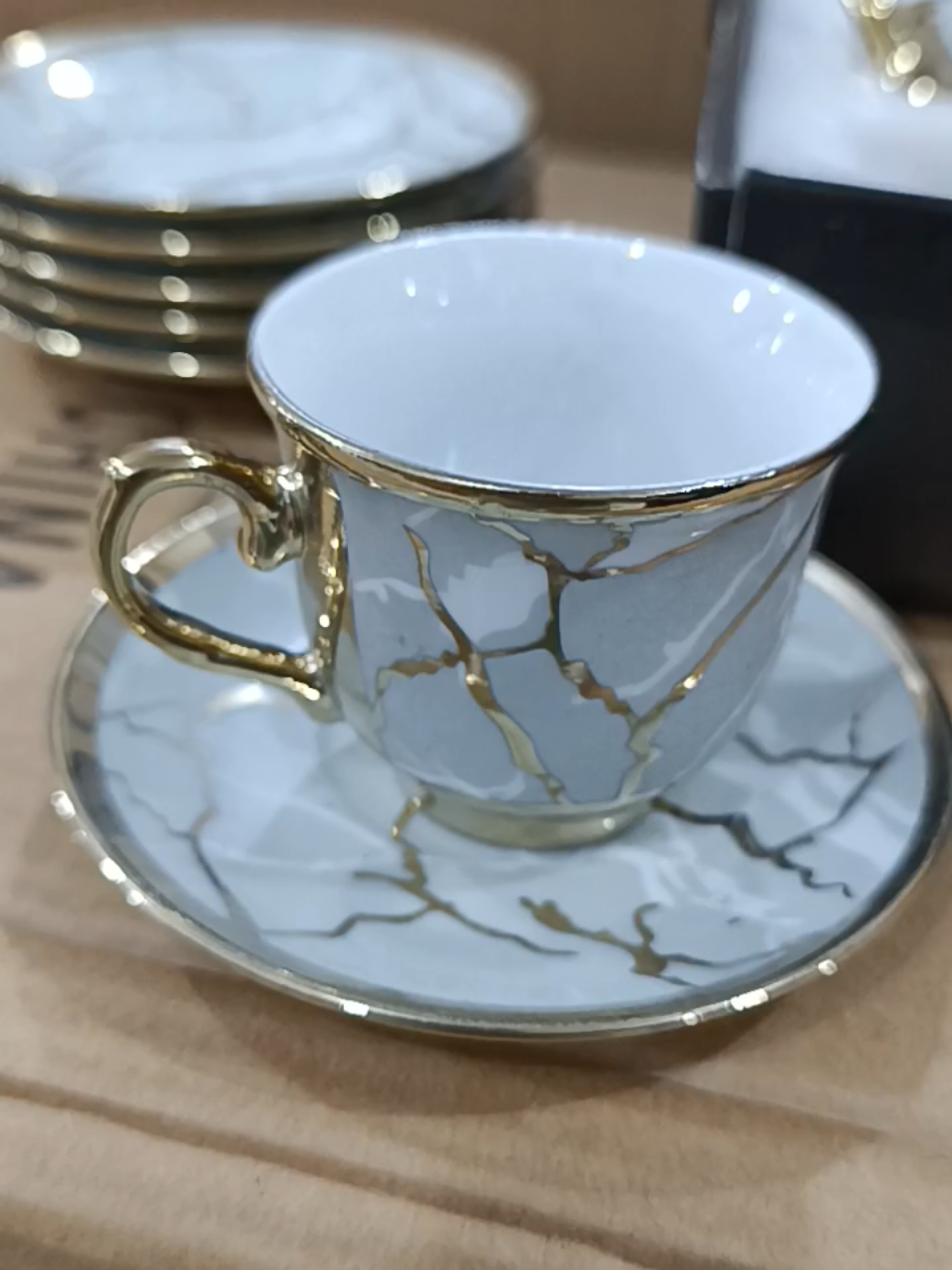 Conjunto de xícaras com pires cinza – 12 peças versáteis para o dia a dia ou ocasiões especiais! #Xicara #Cozinha #Utilidade #Café #Estilo 