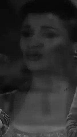 #انده عليك بالحب تجيني  واشتاق اليك تحلو سنيني🖤🤍