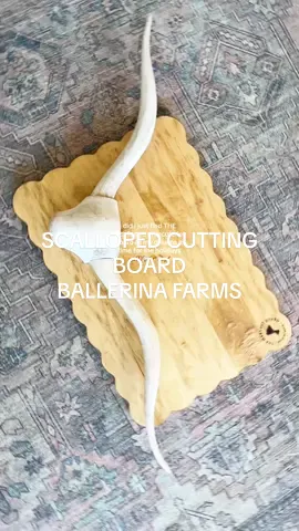 Just in time for holiday parties 🥧 @Ballerina Farm Store @Ballerina Farm  #scallopedcuttingboard #charcuterieboards #ballerinafarm #kitchenfinds #TikTokShopCreatorPicks 