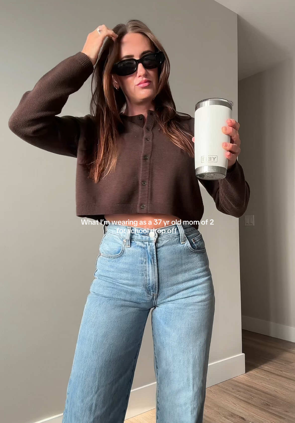 School drop off/pick up has begun again 😭 love this cardigan from @Aritzia and jeans are denim forum! #schooldropoffoutfit #momoutfit #momsover30 #fitcheck #momstyle #fashionover30 