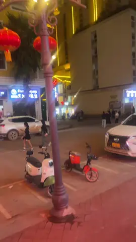 Boten LÀO 🇱🇦 về đêm tuyệt đẹp 😍