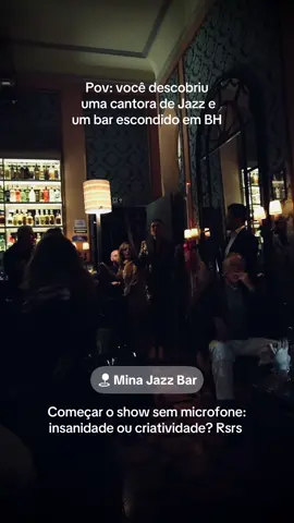 Qual seria sua reação? Isso é um pouco do meu show no Mina Jazz Bar, um dos lugares mais gostosos que conheço para me apresentar 🎶🤌🏼 e aí, iria em um show???  Todas as datas disponíveis na rede vizinha: PÊTRA 🎶🤞🏼 #cantorabh #oquefazerembh #cantoraindependente #bardejazz #cantorabh 