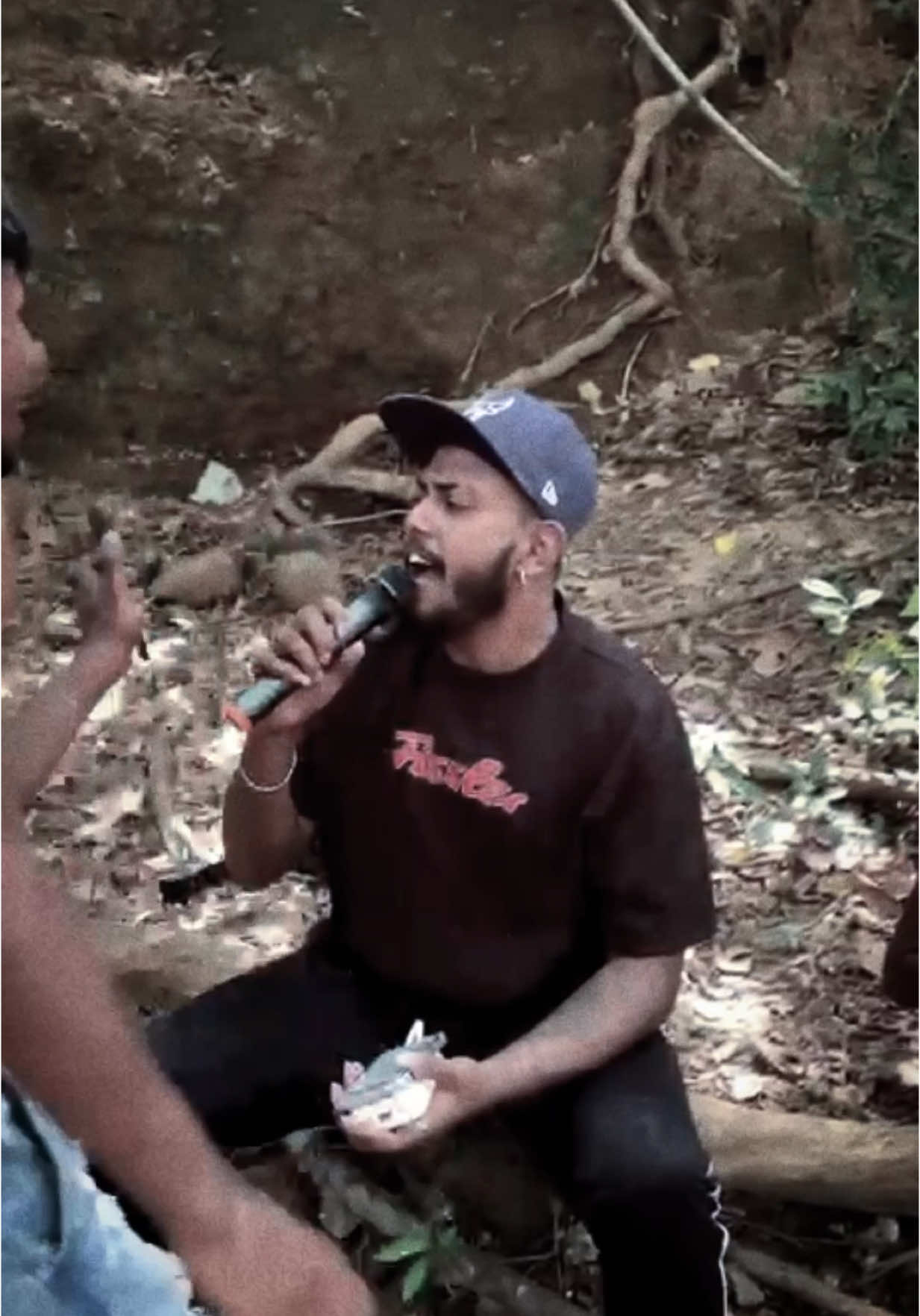 කාගෙද සුපිරිම වොයිස් එක🥵 #iwaseema_dn_awasanai #partysong #srilankan_tik_tok🇱🇰 #sinhalasongs #srilanka #fyp #viralvideo #onemillionaudition #trendingsong 