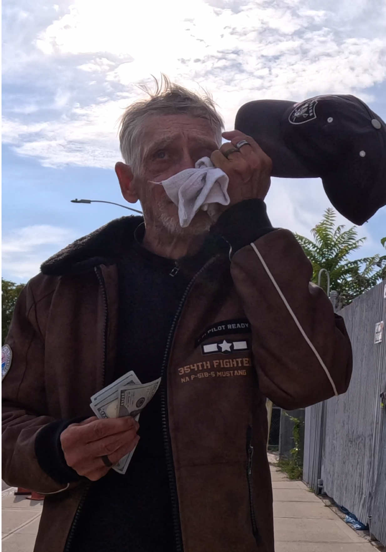 “My family abandoned me” 😢💔 (D0NAT3 1N B1O) #money #NBA #nfl #MLB #podcast 