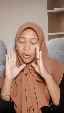 putar ke kiri eee nona manis jangan lupa putar🤭 #transisimakeup #foryoupage 