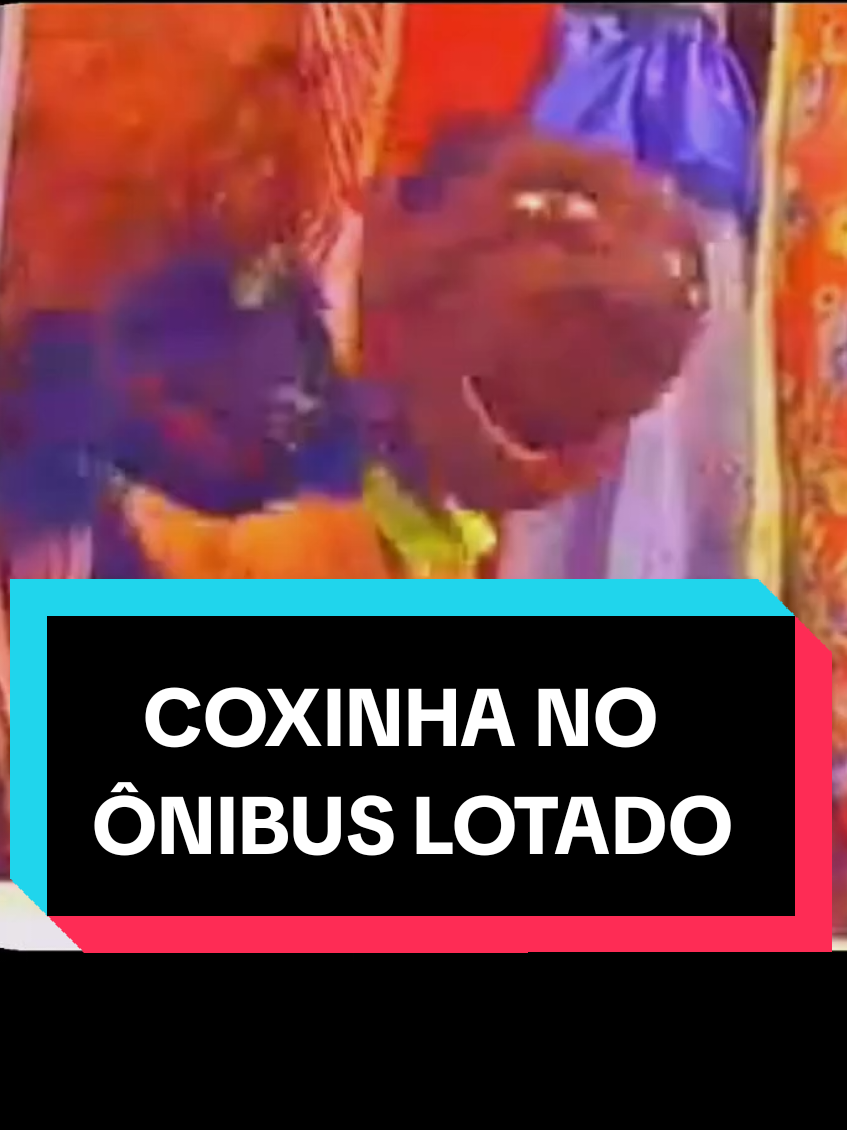 Coxinha no ônibus lotado  #coxinhaedoquinha #engracado #comedia #patrulhadocoxinha #garrasdapatrulha 