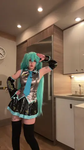 The girl from fortnite #hatsunemiku #hatsunemikucosplay 