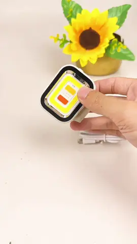 Đèn pin mini đội đầu #denpinminisieusang  #dendoidau  #xuhuong  #giadungtienich 