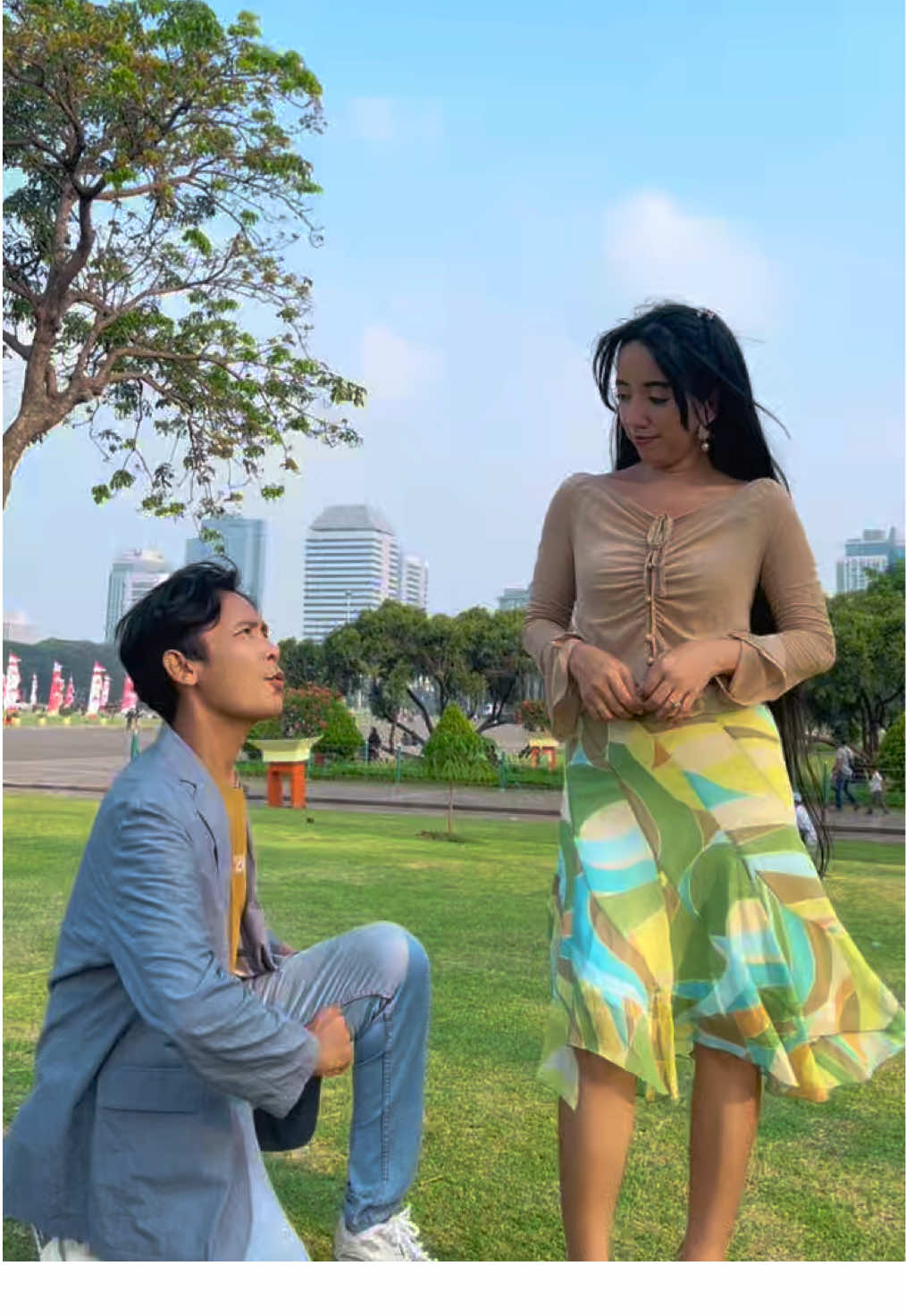 Tahu Tempe is Good 👌🏻 Tahu Diri is Better 👍🏻 @Rian_syaif  . 📹 @ririnratnasari14  . . #kisidiscomainjaye #challoishqladaye #govinda #raveenatandon #jhankar 