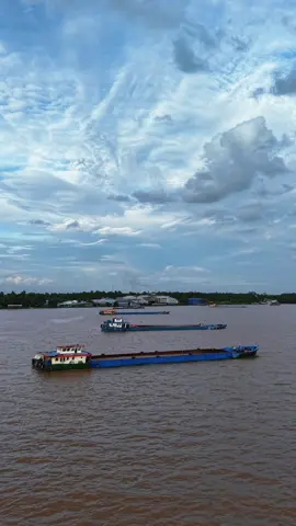 Miền Tây Sông Nước Bình Yên và chill ⛴️🌅❤️      #salanmientay #salan #aesalangmientay #aesalan #xuhuong #flycam4k #mientaysongnuoc #salantiêngiang #sàlantiêngiang #flycammientay #chill #binhyen #mỹtho #chogao 