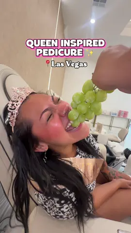 How cute was the birthday sash & tiara 😭❤️ This is @goldenhournailsspa 💕👑 #Pedicure #Luxury #LasVegas #Queen #SelfCare 