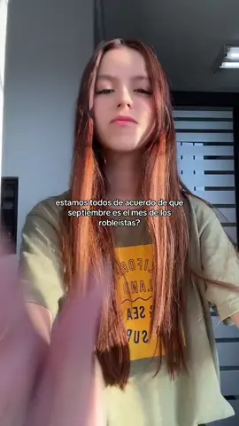 no que el disco, los vlogs, empieza el tour, la MERCH MAÑANA Y APENAS ES 4 DE SEP dios robleis estas loco 😭😭 que feliz estoy #robleis 