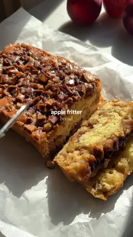 ‘tis the season. apple fritter season, obvi. this is one of my all time favorite fall recipes that everyoneeeee should have in their back pocket. it is a moist vanilla loaf cake layered with cinnamon apples and a cinnamon sugar swirl, then topped with a vanilla glaze that crisps on top as it cools. this baby could rival truly rival the donut version. ENJOYYYY! the full recipe is available on bromabakery.com and also right in my bio! enjoyyy