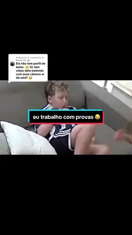 Respondendo a @Bebelzinha 🐶 eu trabalho com provas 😂 na minha época , minha irmã tinha levado um puxão de cabelo pra aprender 😂