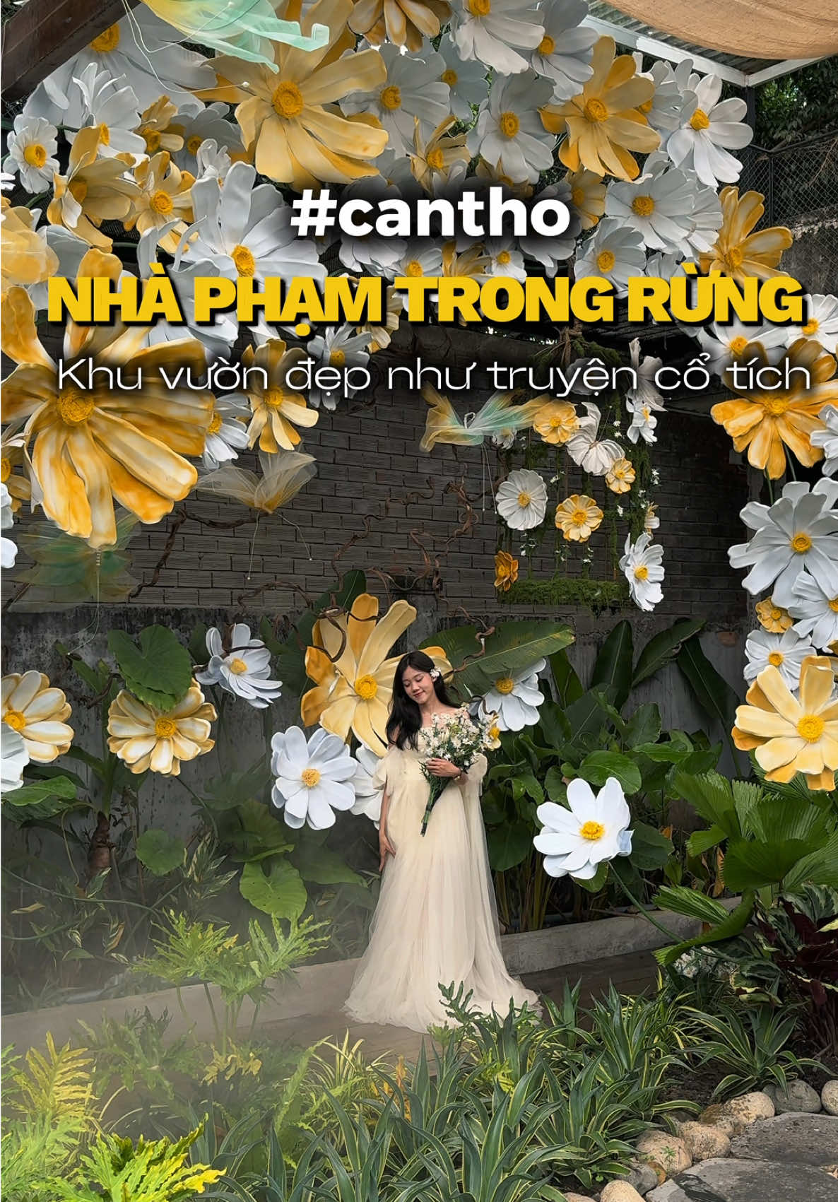 Concept mới nhà Phạm bạn đã biết chưa? Có một vườn hoa khổng lồ cho các nàng thơ xinh đẹp như lạc vào một câu chuyện cổ tích ❤️ #caphenhapham #cfnhapham #cafenhapham #thinhhanh #xuhuong #trending #xuhuongtiktok #fyp #viral #cantho #cantho65 #caphenhaphamcantho #quancafecantho #cafenhaphamcantho #cafe #quancafe #nhaphamtrongrung #phamtrongrung #nhaphambencau #chill #cafechill #quancafedep #nhacthinhhanh #nhacxuhuong #nhacviral #hoakhonglo #cuchoami 